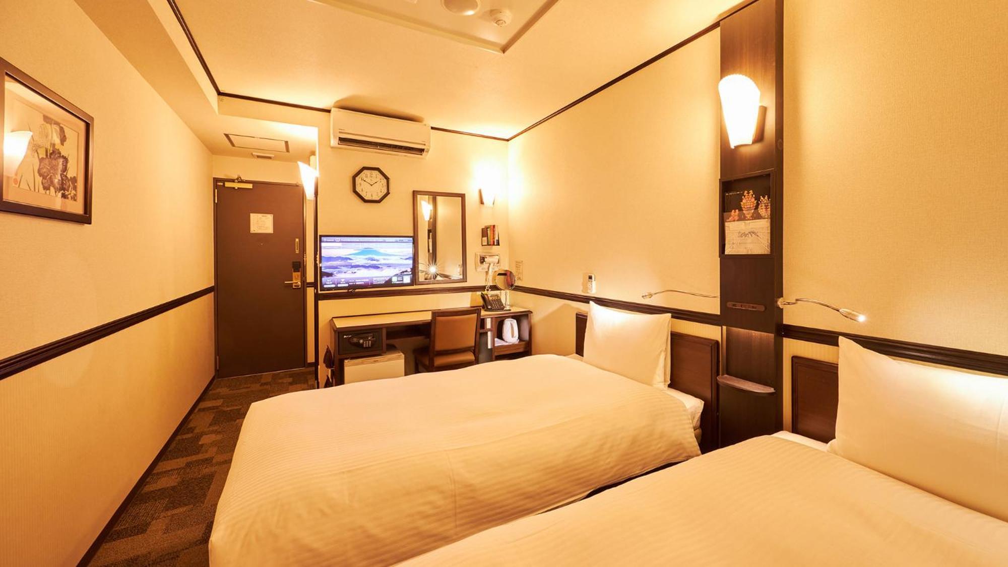 Toyoko Inn Tsu Eki Nishi Guchi Quarto foto